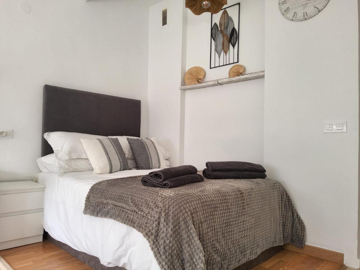 Tranquility Studio Apartment マラガ エクステリア 写真