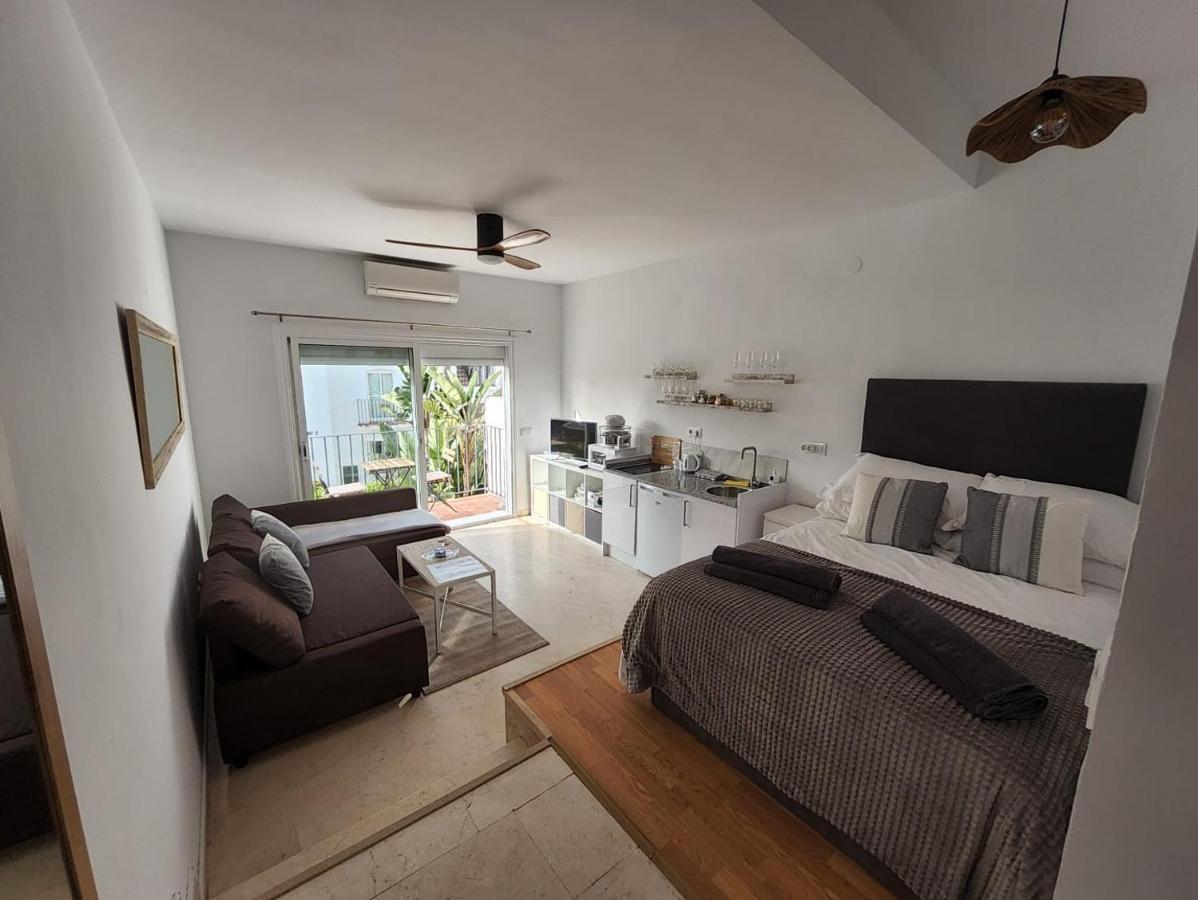 Tranquility Studio Apartment マラガ エクステリア 写真