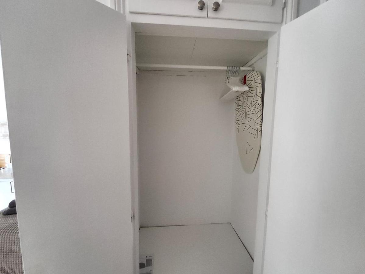 Tranquility Studio Apartment マラガ エクステリア 写真