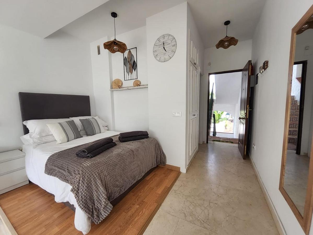Tranquility Studio Apartment マラガ エクステリア 写真